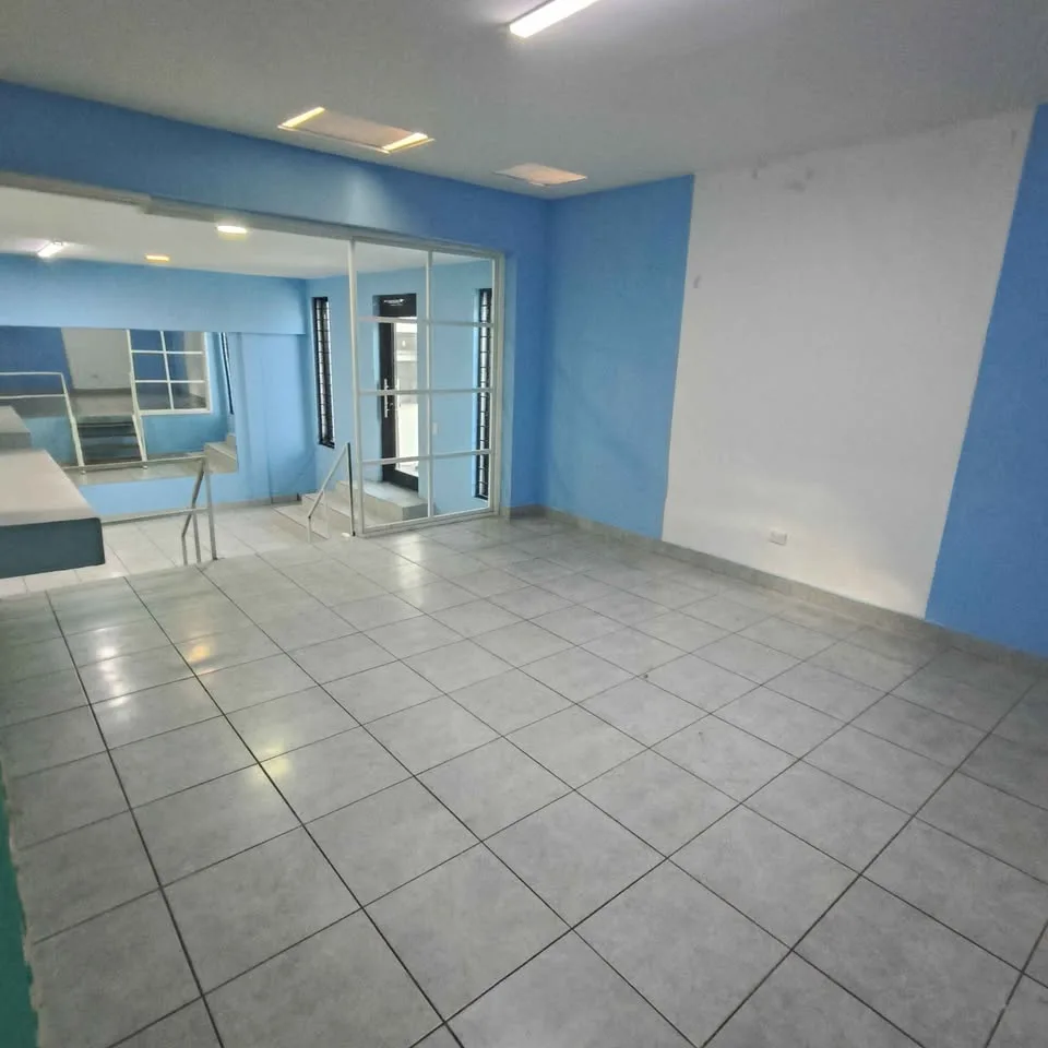 Local céntrico de 80 m² cerca de la Teófilo Borunda